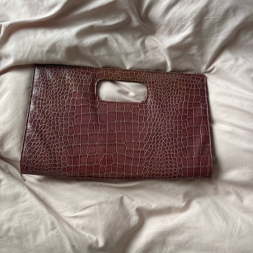 Elegant Burgundy Crocodile-Embossed Giannini Clutch, great condition.